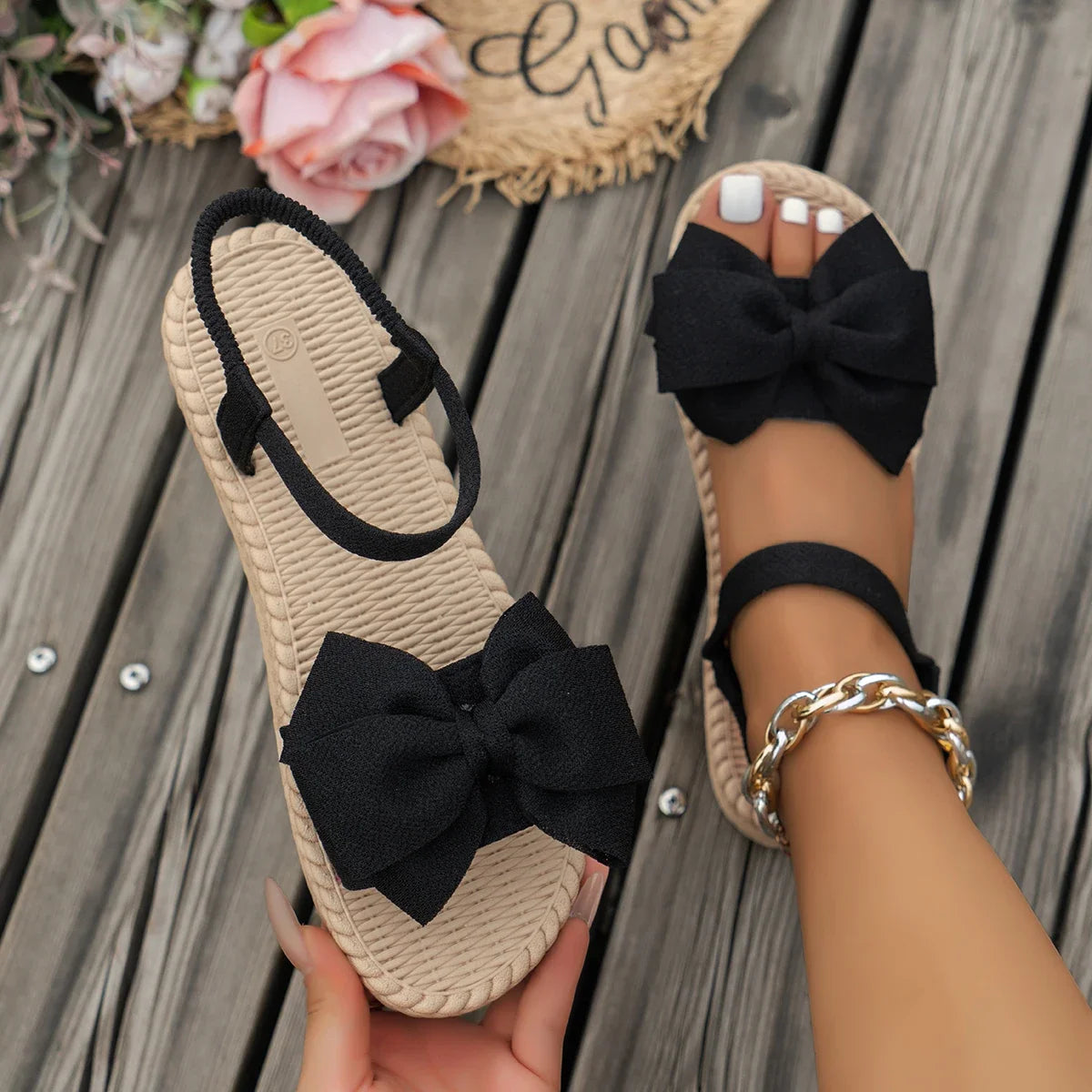 Women Sandals 2025 New Fashion Bow Tie Flat Home Shoes for Women Soft Outdoor Lightweight Beach Sandals Women Sandalias De Mujer